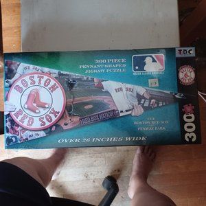Boston Red Sox 300 Piece Pennant Shaped Jigsaw Puzzle